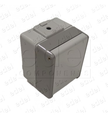 ENCHUFE SUPERFICIE ESTANCO CON TAPA